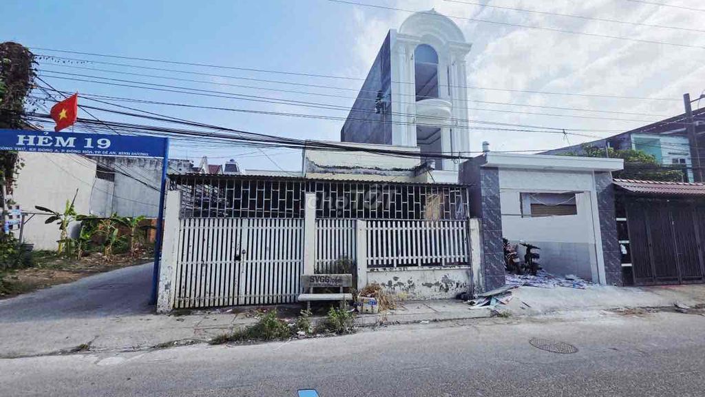 Cho Thuê Nhà Trệt Lầu Gần Hội Trường Đông Hoà