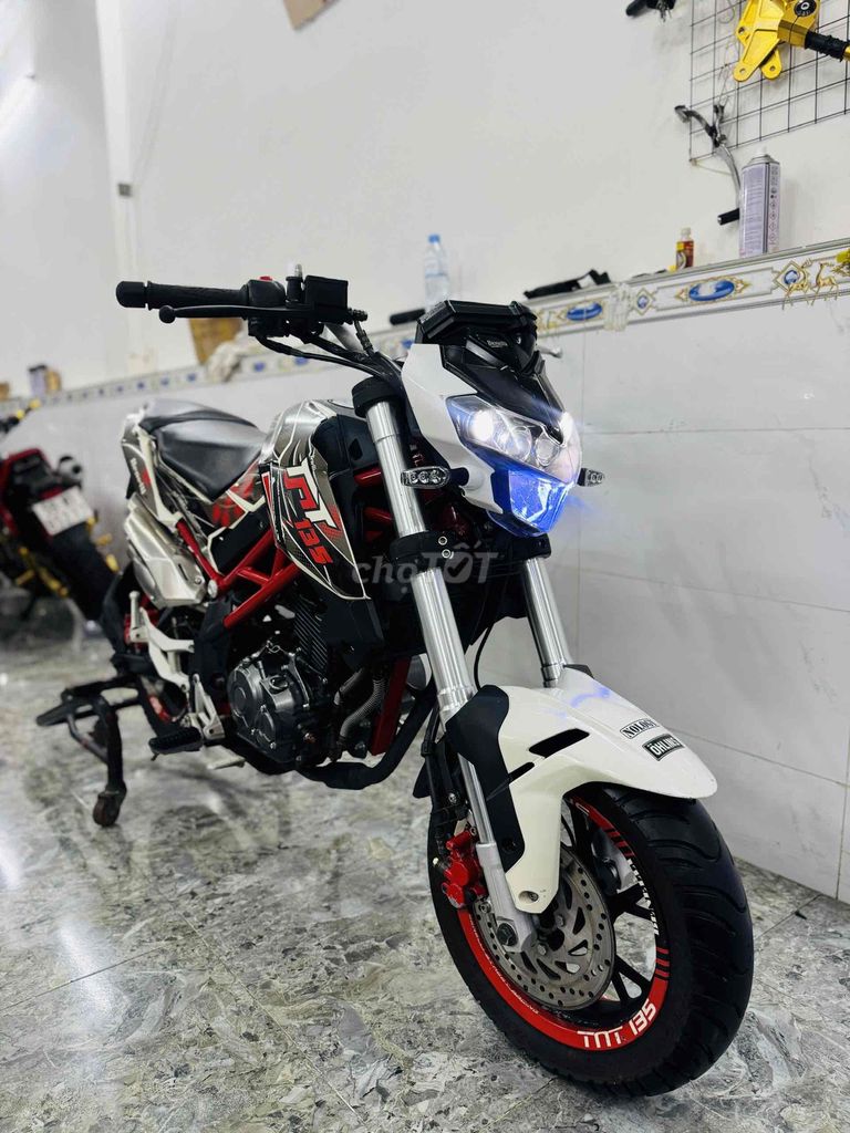 Benelli TNT125 Trắng Đỏ Đen. Mua bán Xe máy tại Thành phố Thủ Đức Tp Hồ Chí Minh được đăng bởi vanbinh hình 5