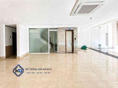 Аренда · 5 комн. · 160 м² · Quận 12, ул. Đường Lê Thị Riêng