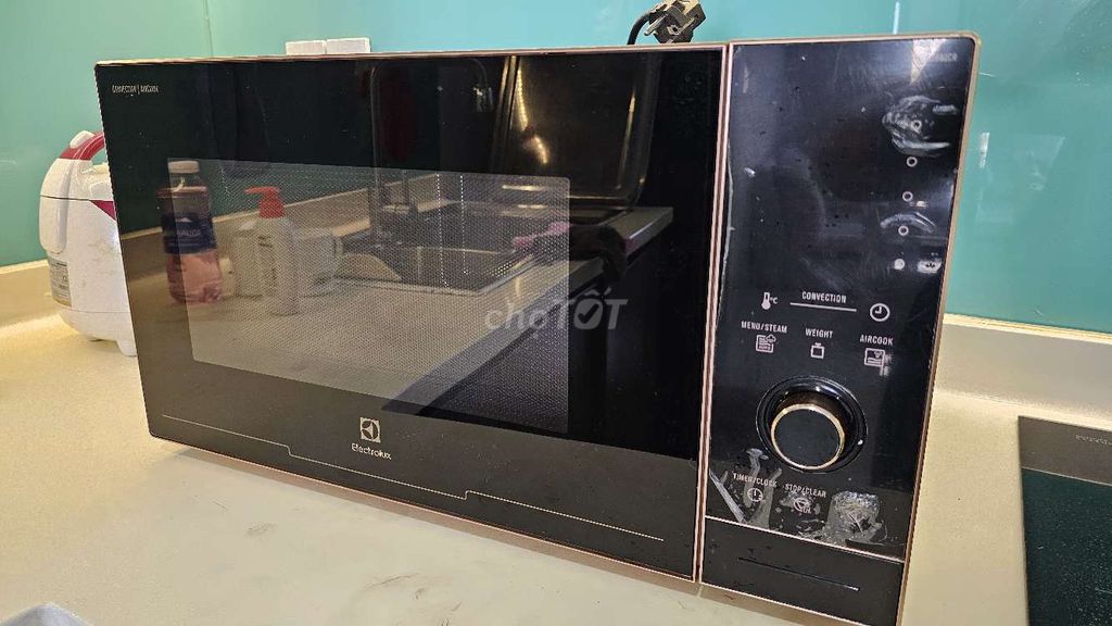 Lò vi sóng Electrolux EMS3082CR 30L. Mua bán Bếp, lò, đồ điện nhà bếp tại Huyện Nhà Bè Tp Hồ Chí Minh được đăng bởi Teddy hình 1