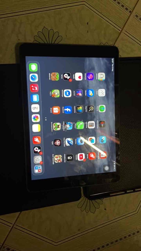Apple iPad Gen 9 Xám. Mua bán Máy tính bảng tại Quận Tân Phú Tp Hồ Chí Minh được đăng bởi Long hình 1