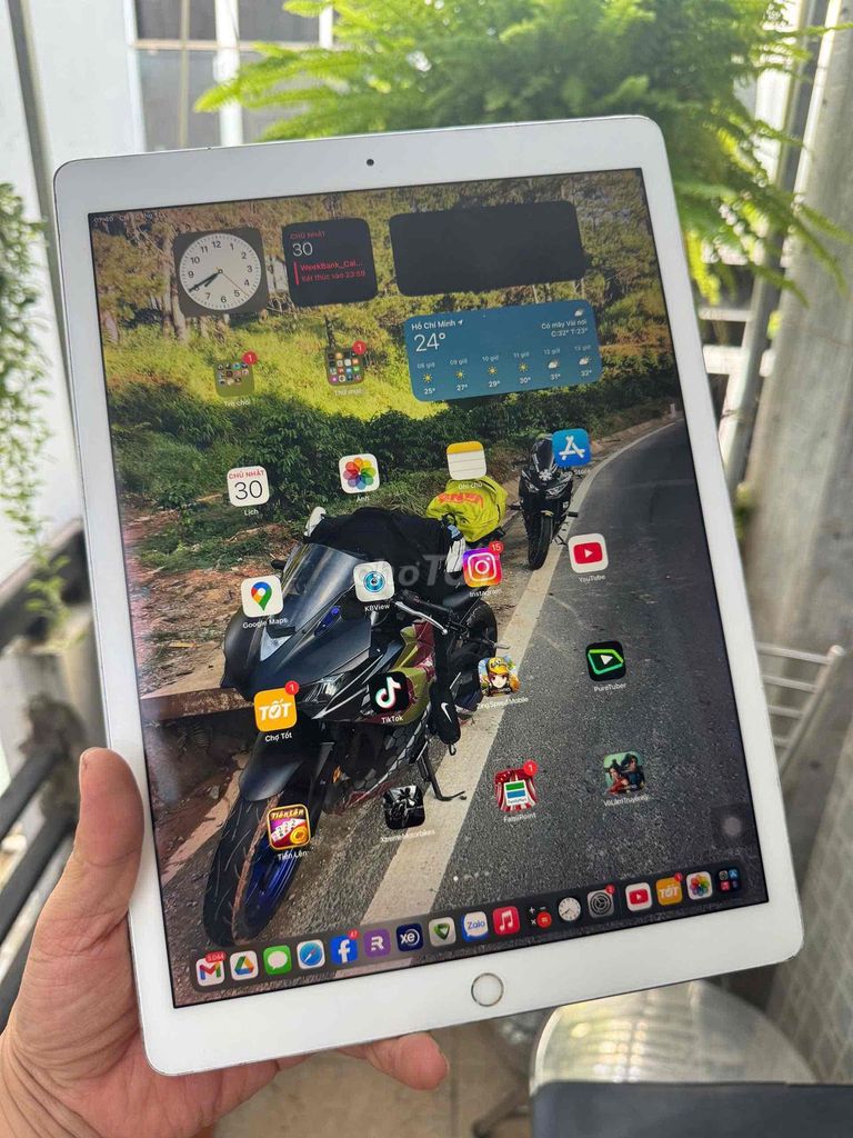 Apple iPad Pro 12.9 inch 256GB Bạc. Mua bán Máy tính bảng tại Quận 8 Tp Hồ Chí Minh được đăng bởi Tấn Phát  hình 1