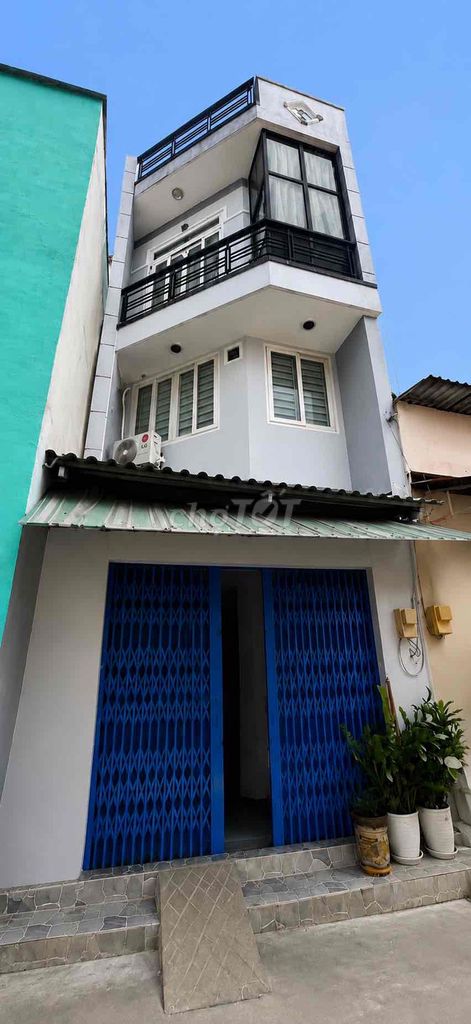 BÁN GẤP : NHÀ 1 / đường số 14 (4x10) 3tầng + sân thượng