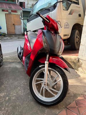 Bán xe SH Việt 125cc đời đầu, màu đỏ Cherry. Mua bán Xe máy tại Thành phố Thanh Hóa Thanh Hóa được đăng bởi Lê Công Tuyên