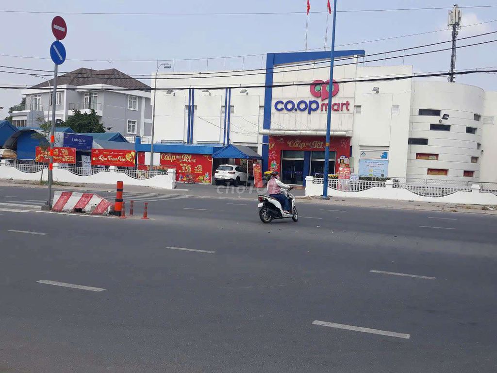 Ô Tô Ra Vào  - Cách Coop-Mart Đặng Thúc Vịnh 80m-Đất 5 x 20m Vuông Vức