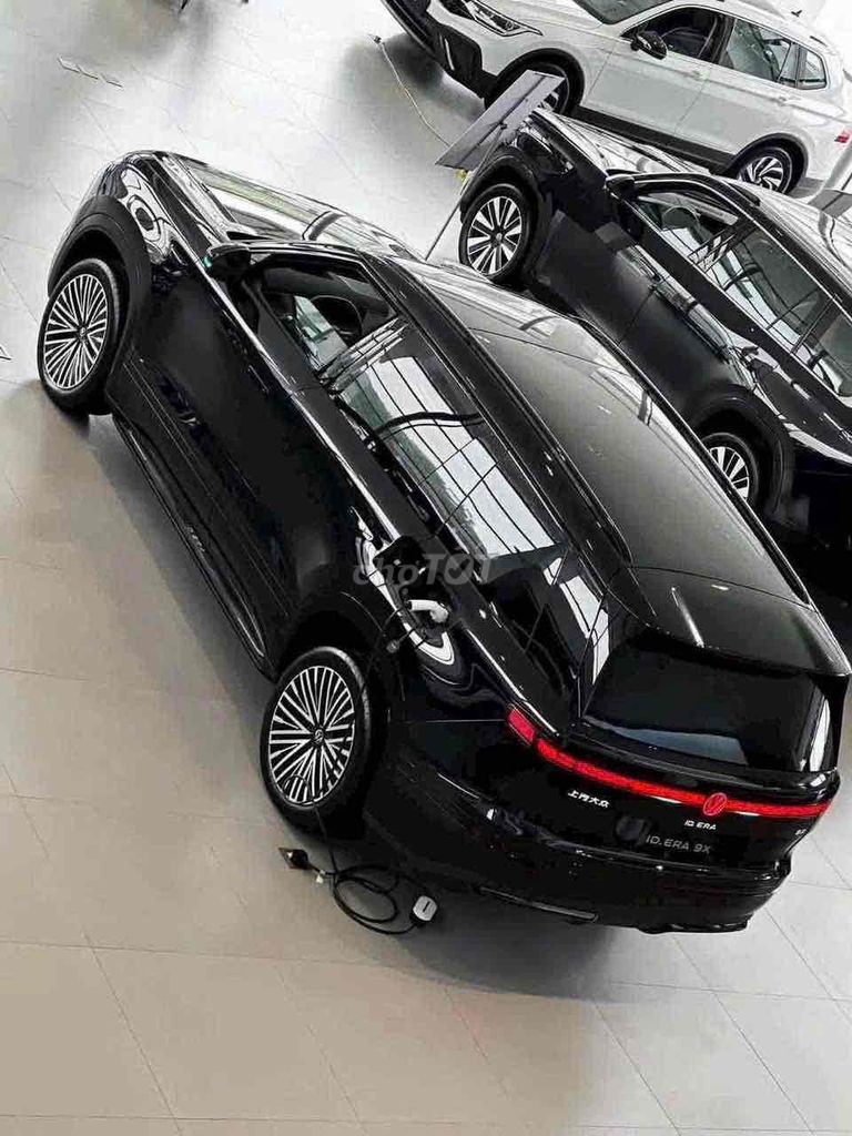 Электрический внедорожник Volkswagen I.D. ERA 9X