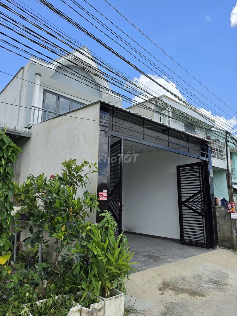 HOT- Nhà SHR 5m*20m (4pn) hem xe hơi TL824 gần ngã 3 Mỹ Hạnh, Long An