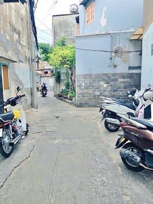 Nhà giá Rẻ-Đường Ni sư Huỳnh Liên (Nhà đang cho thuê 5trieu/tháng )