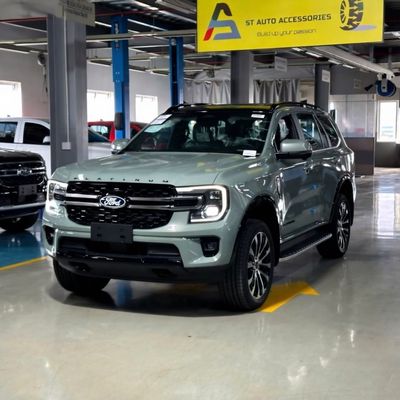 Ford Everest Platinum+ 2026 2.3L 4x4 Xám