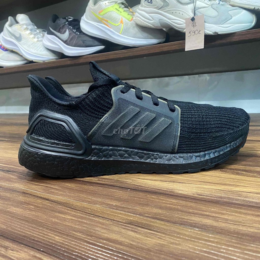 Giày UltraBoost 19 ‘CoreBlack’ size 42, độ mới 97%