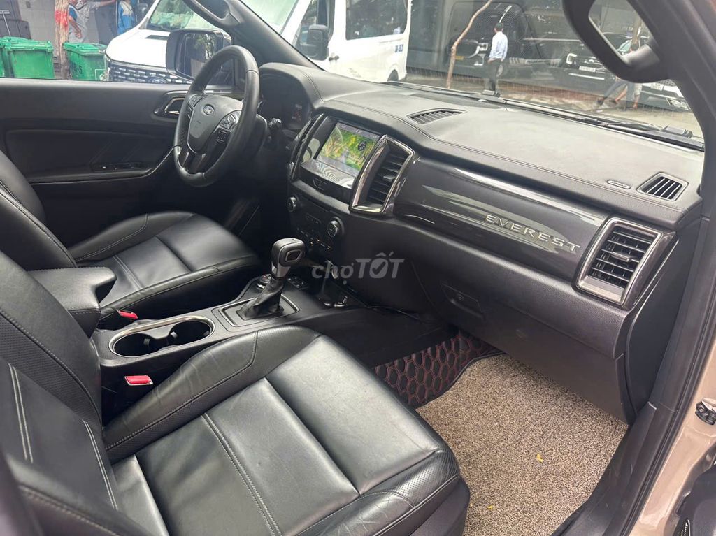 Ford Everest 2019 Titanium 2.0L 4x4 AT - 87000 km. Mua bán Ô tô tại Quận 1 Tp Hồ Chí Minh được đăng bởi Ms Ly Bến Thành Ford hình 8