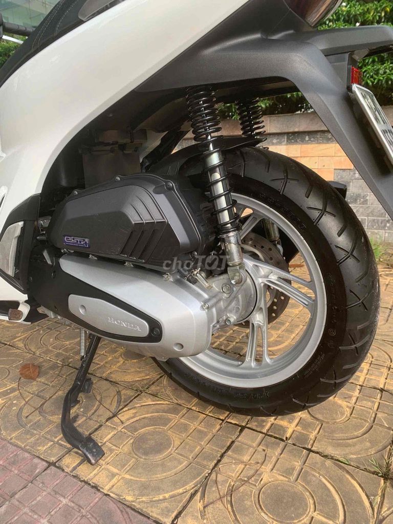 Honda SH 125i 2021 Trắng 5.000km. Mua bán Xe máy tại Thành phố Sa Đéc Đồng Tháp được đăng bởi DUY CƯỜNG hình 10