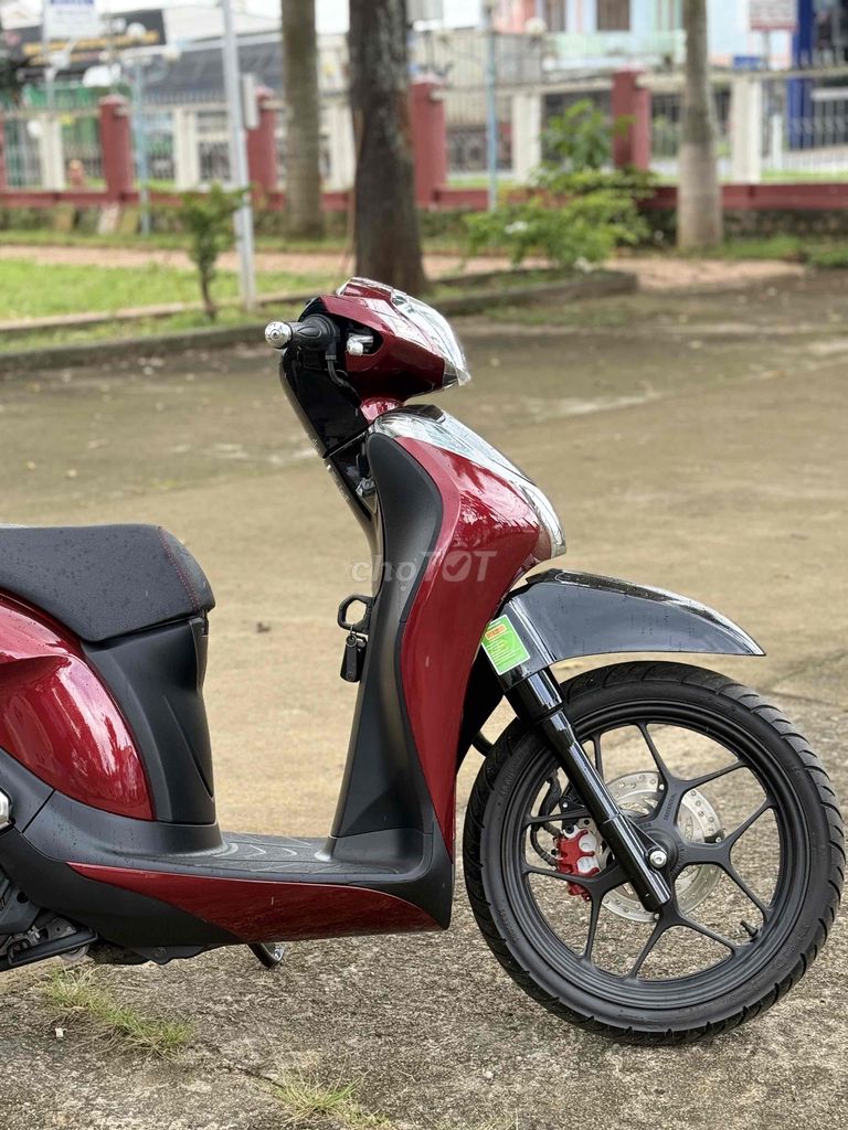 Honda SH Mode Đỏ. Mua bán Xe máy tại Thành phố Buôn Ma Thuột Đắk Lắk được đăng bởi Khánh Ng hình 4