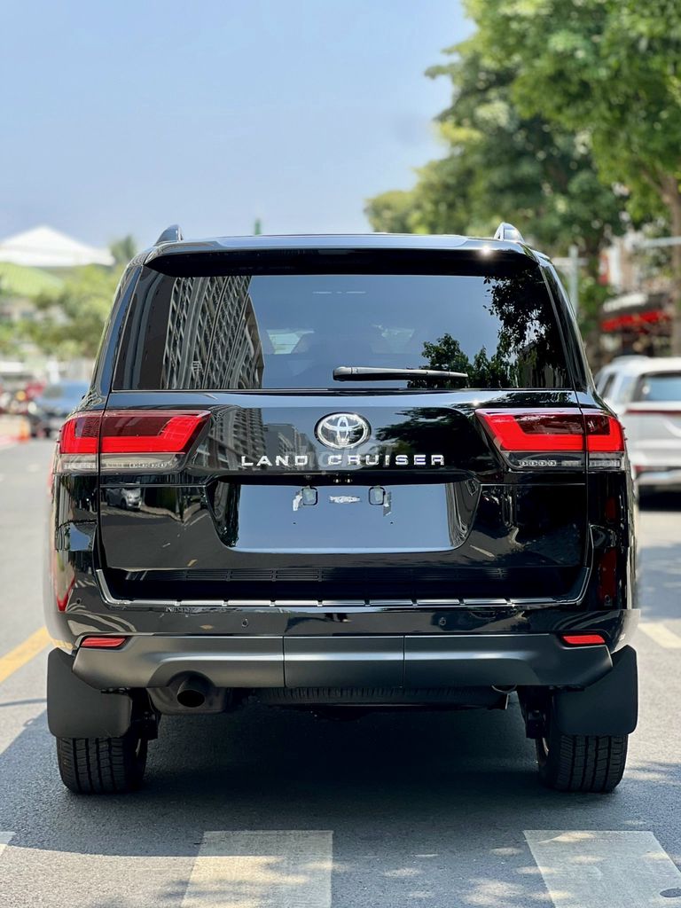 Toyota Land Cruiser LC300 - xe giao ngay và sớm. Mua bán Ô tô tại Quận 12 Tp Hồ Chí Minh được đăng bởi Hiếu Toyota Quận 12 hình 5