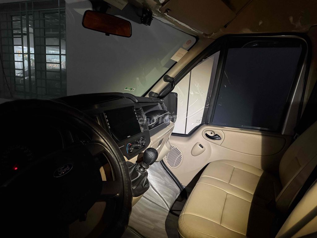 Ford Transit SPV 2019 Серебристый 148 000 км