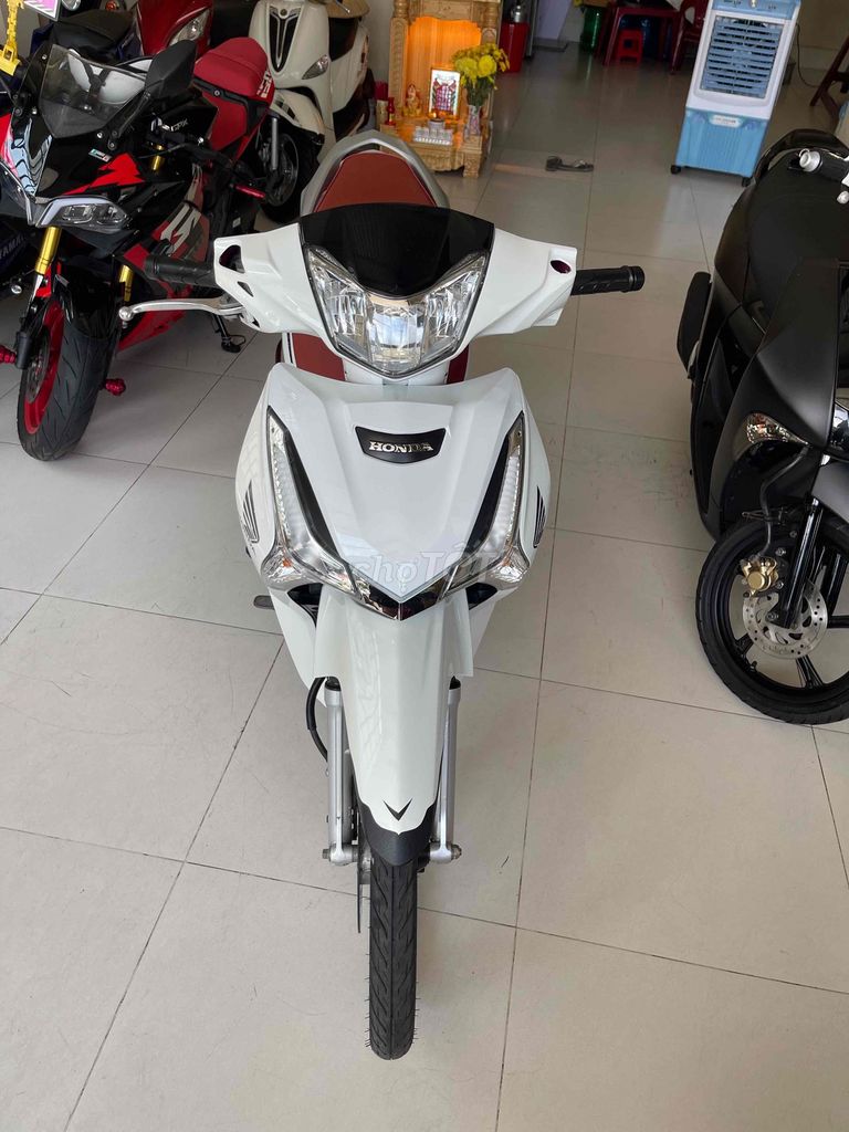 future 125cc. 2023 . máy zin im . áo đẹp ko trầy. Mua bán Xe máy tại Thành phố Rạch Giá Kiên Giang được đăng bởi XE MÁY ÚT BÉ  hình 6