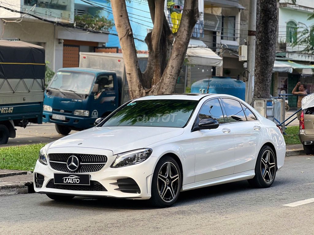 Mercedes Benz 2019 C 300 AMG - 68000 km