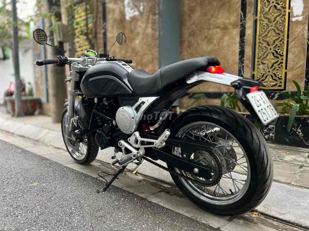 GPX Genteleman 200cc Xe đẹp xe lướt mới keng pkl. Mua bán Xe máy tại Quận Cầu Giấy Hà Nội được đăng bởi Tong motor xe may hình 6