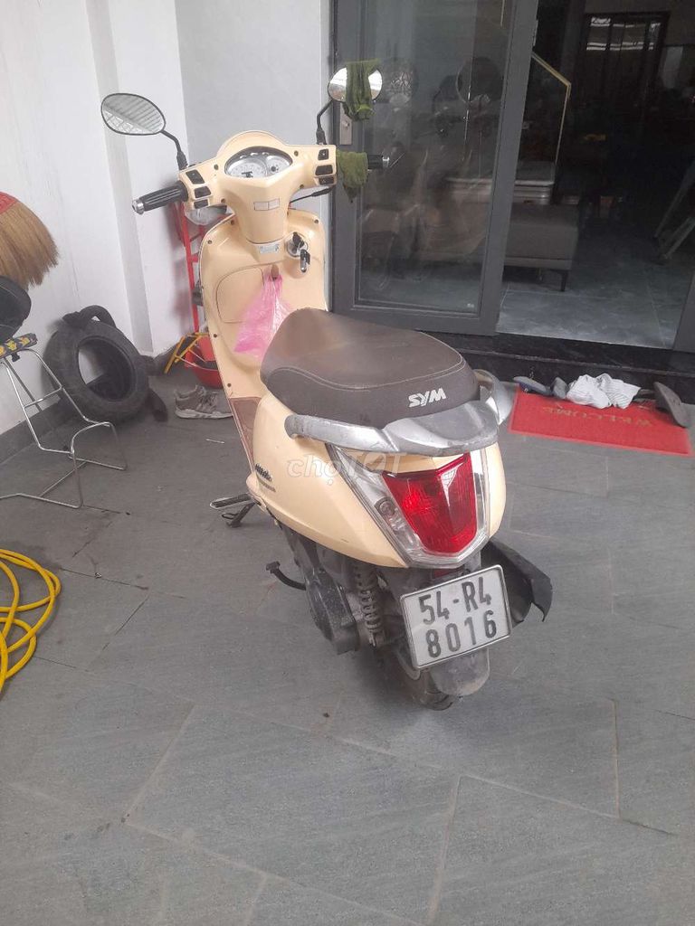 SYM Tay ga màu Vàng kem. Mua bán Xe máy tại Huyện Cần Đước Long An được đăng bởi Yen Nha hình 1