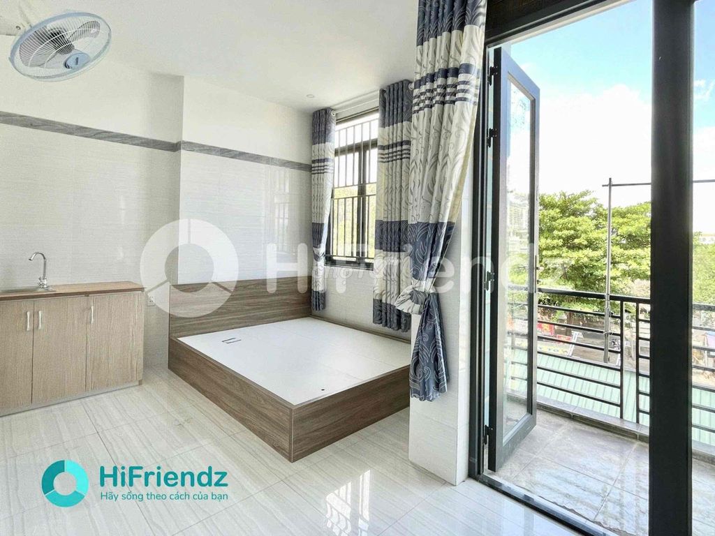 Cho Thuê Phòng Ban Công Siêu Thoáng - Đi Bộ Qua Nhà Thờ Phao Lô