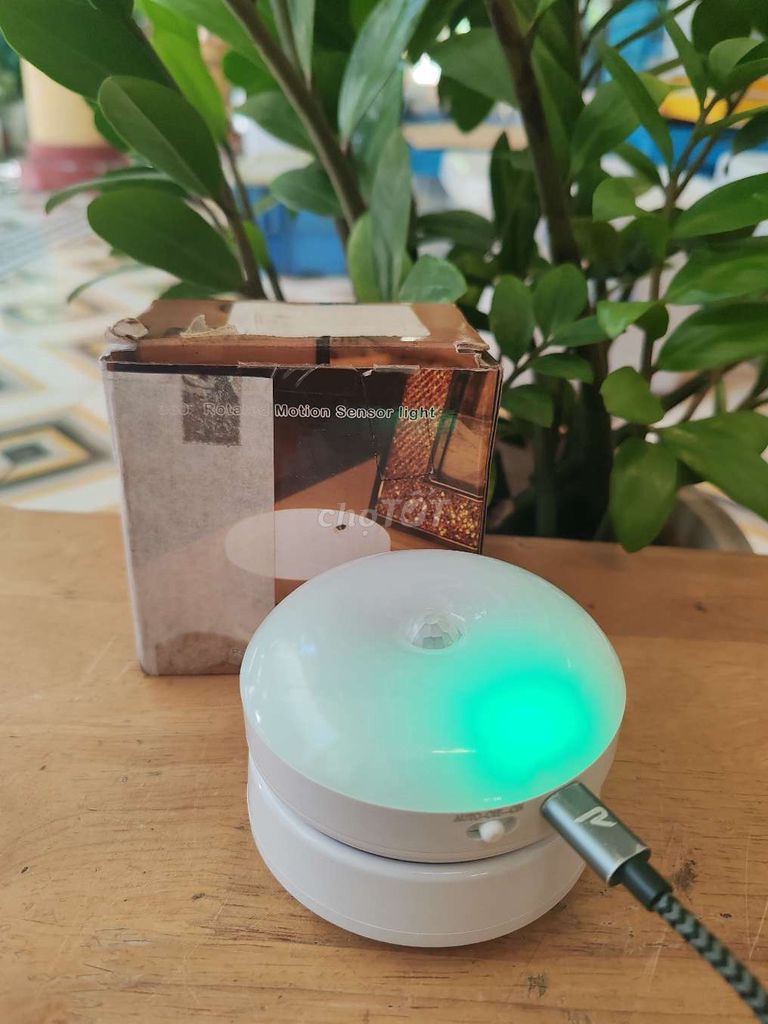 Đèn cảm biến Trắng Đế rời nam châm. Mua bán Đèn tại Quận 7 Tp Hồ Chí Minh được đăng bởi Vy Vy hình 1