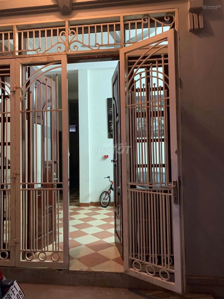 Аренда дома 43 кв.м х 3 этажа в переулке 39 Ау Ко, Тей Хо
