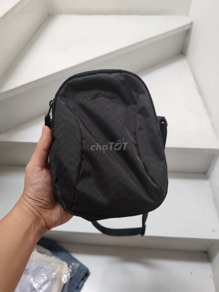 Túi đeo chéo Vải bền Đen. Mua bán Túi xách tại Quận Liên Chiểu Đà Nẵng được đăng bởi Anh hình 1