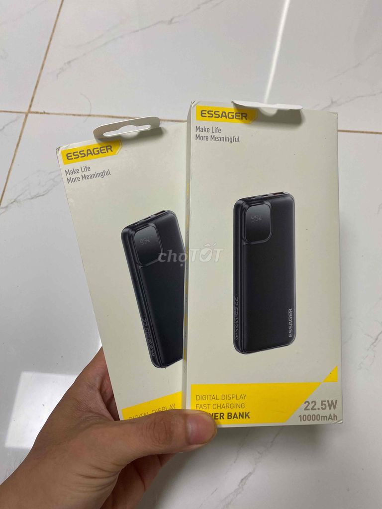 Sạc dự phòng ESSAGER 10000mAh Đen. Mua bán Phụ kiện (Màn hình, Chuột...) tại Thành phố Long Khánh Đồng Nai được đăng bởi HEM STORE Một Chín Chín Năm hình 1