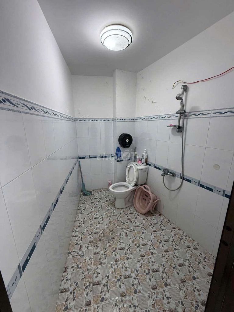 Угловой двухэтажный дом на улице Nguyễn Dữ — фото 7