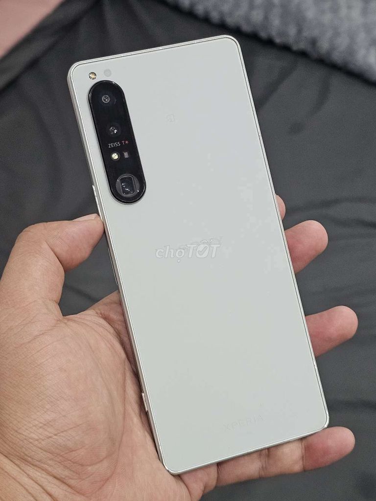 Sony 1 Mark 4 Trắng. Mua bán Điện thoại tại Quận Cẩm Lệ Đà Nẵng được đăng bởi Nhân hình 1