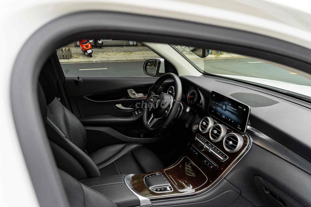 GLC200 (V1) FL 2023 màu trắng cá nhân siêu đẹp. Mua bán Ô tô tại Quận 7 Tp Hồ Chí Minh được đăng bởi Dương Phương hình 15