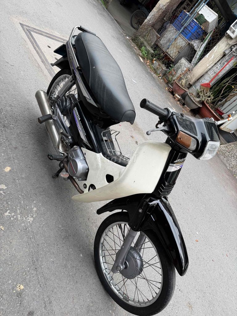 Honda Dream Astra Đen Trắng Đã qua sử dụng. Mua bán Xe máy tại Huyện Hóc Môn Tp Hồ Chí Minh được đăng bởi Hoàng Anh Tuấn hình 1