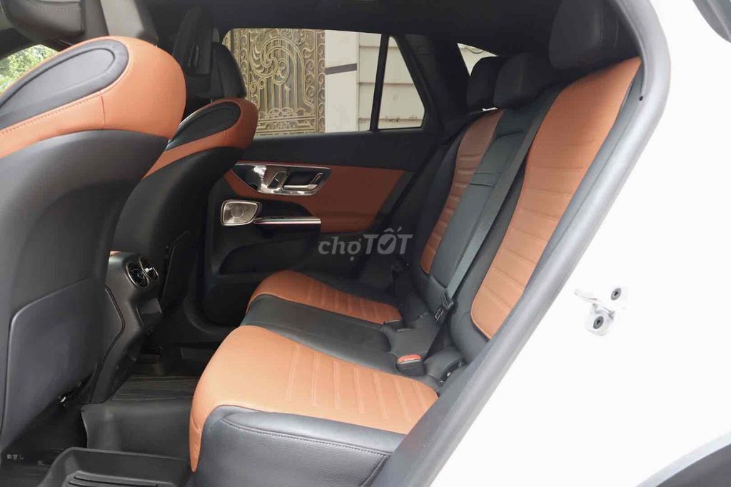 Mercedes Benz GLC 300 4matic ALL New 1 chủ 2024. Mua bán Ô tô tại Quận 8 Tp Hồ Chí Minh được đăng bởi Khoa nguyễn hình 7
