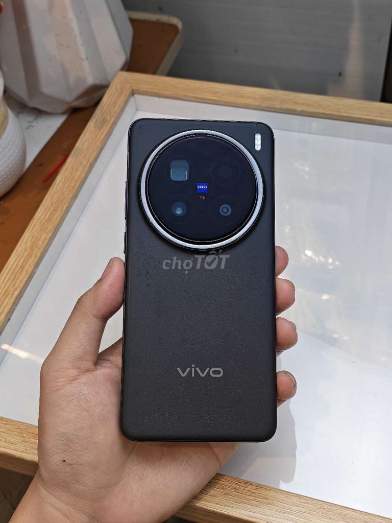 Vivo X200 Pro 256GB Đen Nhám, nhâm nhẹ mặt lưng.. Mua bán Điện thoại tại Thành phố Mỹ Tho Tiền Giang được đăng bởi Phước Lộc Mobile Mỹ Tho hình 1