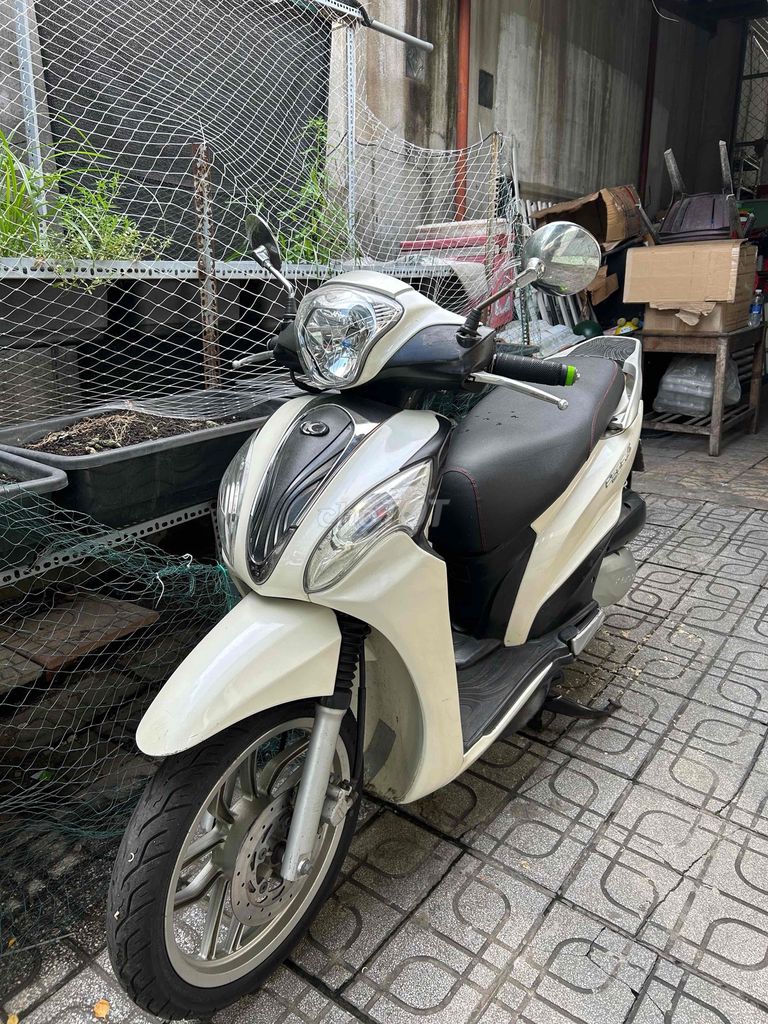 Скутер Kymco People 16 Fi 125cc белый, в отличном состоянии