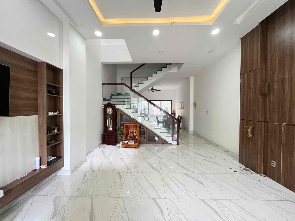 Nguyên căn cityland park hills có nội thất 40tr/th