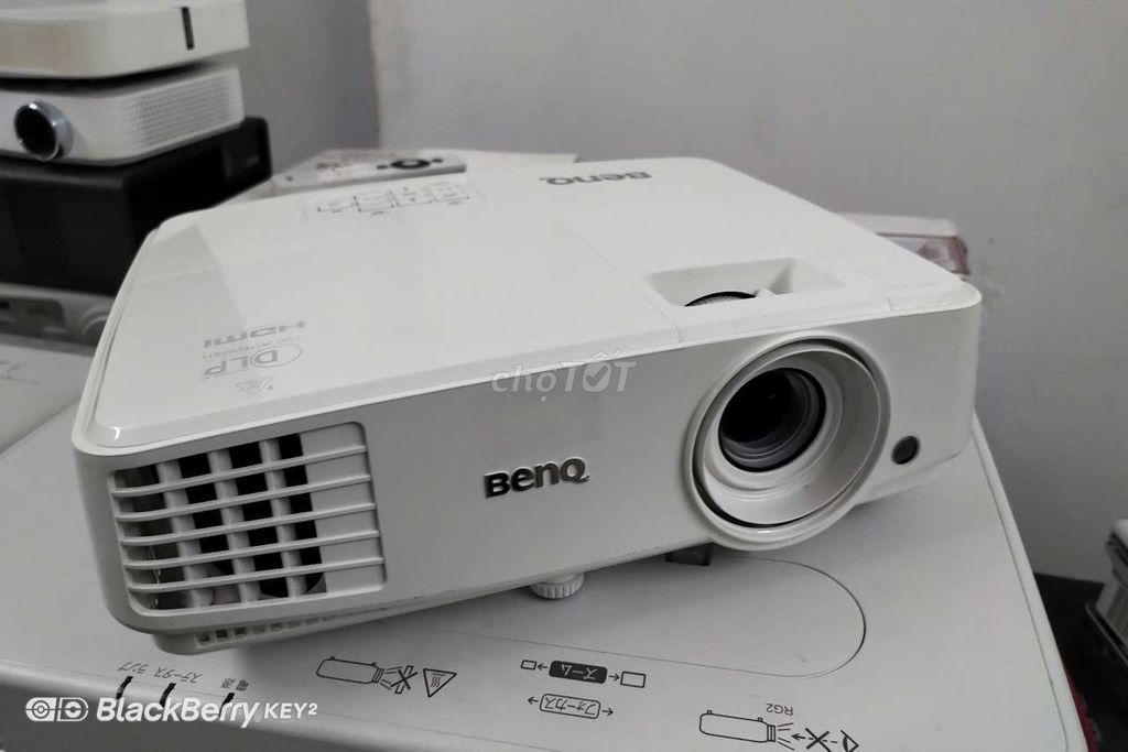 Máy chiếu Full hd Benq MH530