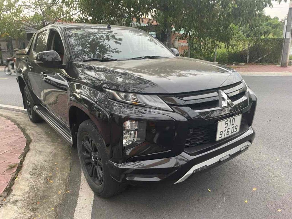Mitsubishi Triton 2022 Full Tự động Đen 6400 km