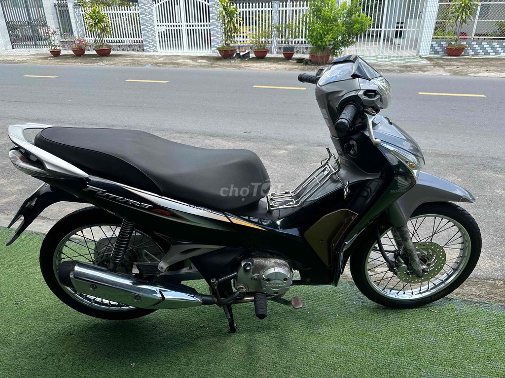 Honda Future xăng cơ 2012 máy êm ấm áo liền lạc. Mua bán Xe máy tại Huyện Thới Lai Cần Thơ được đăng bởi Trường nguyễn hình 3