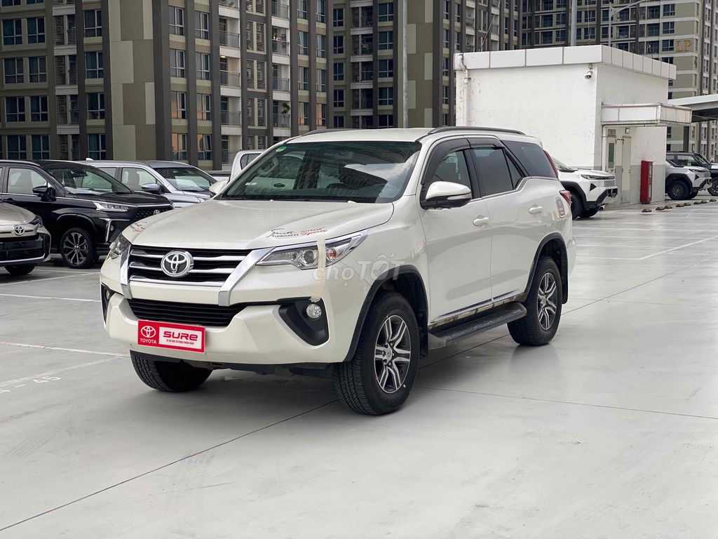 Toyota Fortuner 2017 2.4G MT Белый 132 000 км