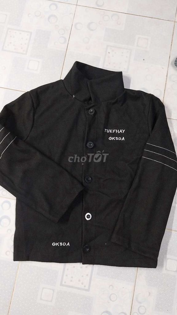 Áo khoác unisex đen 60-65kg. Mua bán Quần áo tại Quận Liên Chiểu Đà Nẵng được đăng bởi HBT hình 1