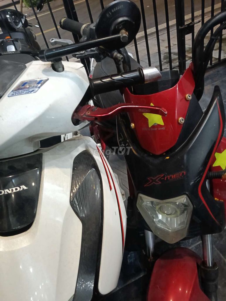 Bán xe đạp điện như hình, xe đi ít, mua mới 18tr. Mua bán Xe điện tại Quận Long Biên Hà Nội được đăng bởi BÙI văn công hình 4