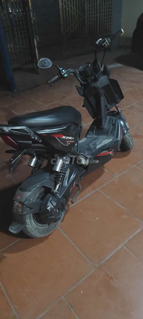 Xe máy điện Detech Xmen màu Đen. Mua bán Xe điện tại Thị xã Mỹ Hào Hưng Yên được đăng bởi A Phong hình 2