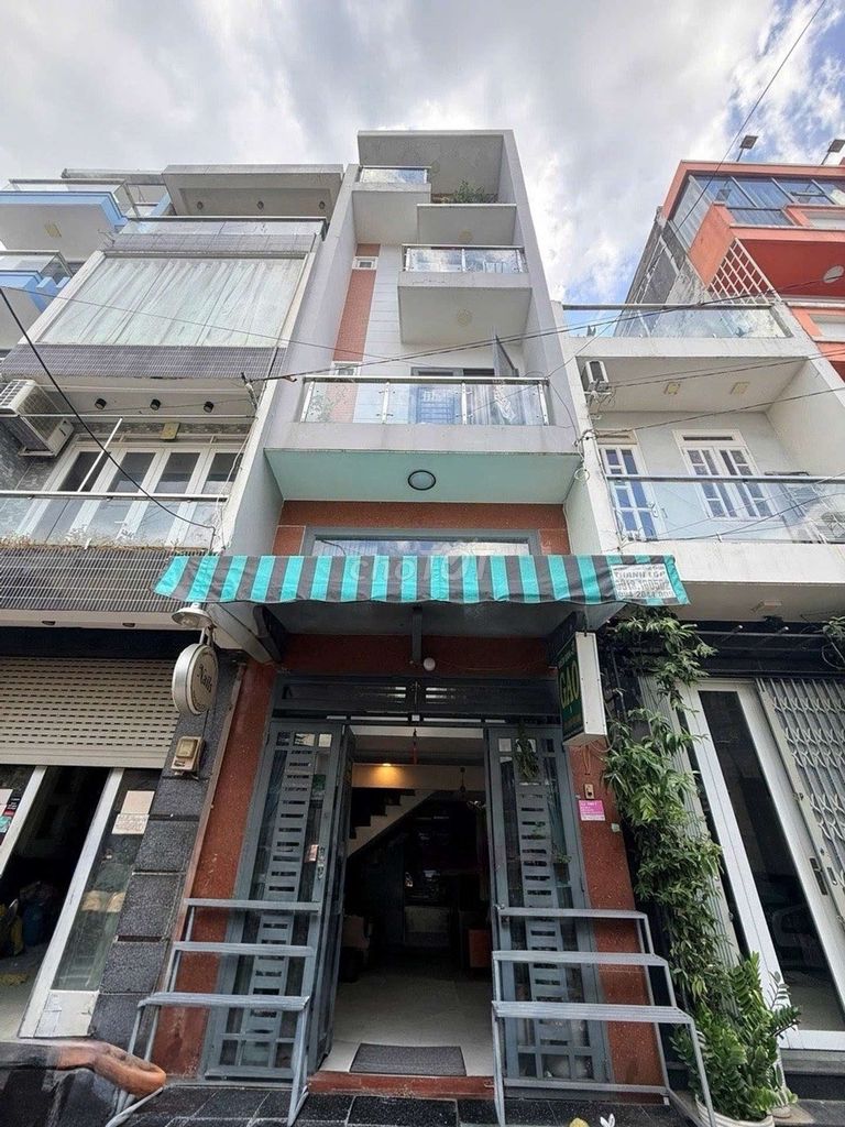 NHÀ 5 TẦNG HẺM XE HƠI TRÁNH NGAY TÂN PHÚ CHỈ HƠN 5 TỶ 790 CÒN TL