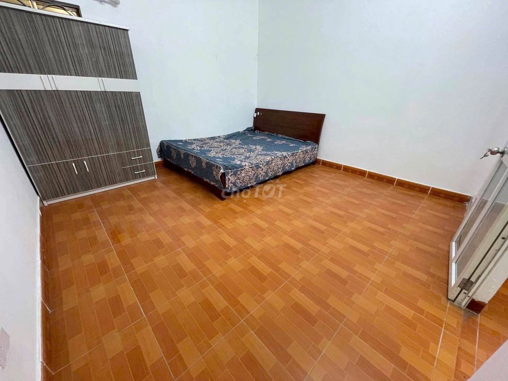 Аренда отдельного дома 35м x 3 этажа, переулок 35 Зыонг Ланг, Донг Да