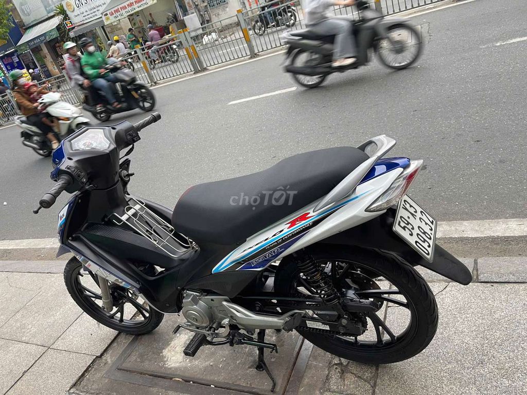 Suzuki Axelo 2017 Сине-белый