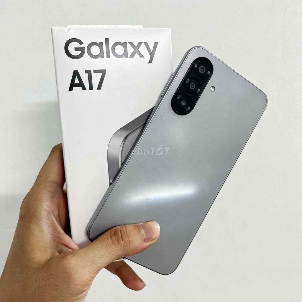 Samsung Galaxy A17 128GB Bạc Mới. Mua bán Điện thoại tại Thành phố Châu Đốc An Giang được đăng bởi Cửa hàng DTDĐ HOÀNG ĐỨC hình 1