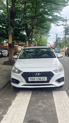 Hyundai Accent Trắng