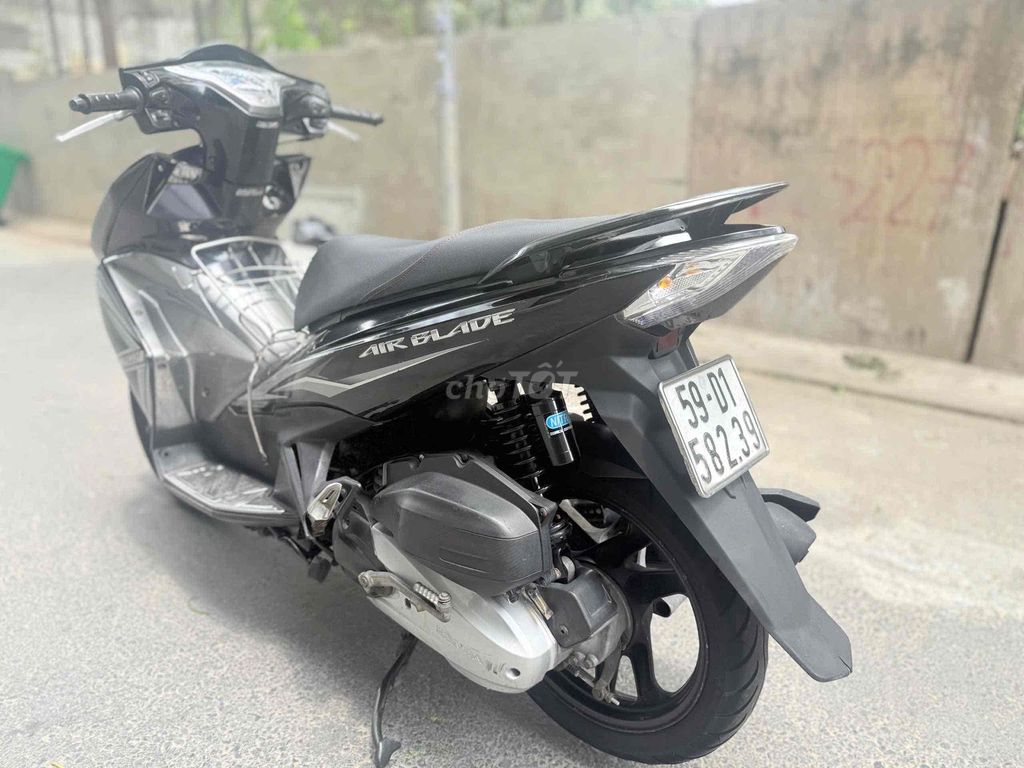 Воздушный клинок Honda объемом 125 куб. см в 2013 году. ПОМОЩЬ