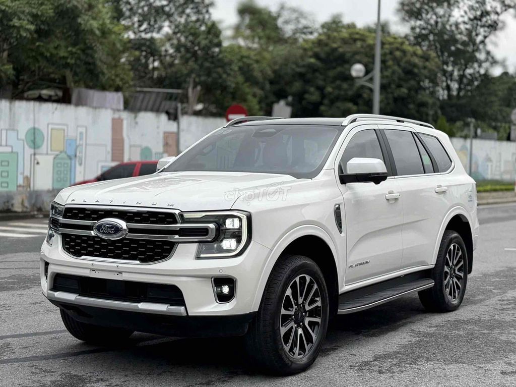 Ford Everest Platinum 2.0L 4x4 AT 2025 - 5000km. Mua bán Ô tô tại Quận Cầu Giấy Hà Nội được đăng bởi Auto 6666 hình 2